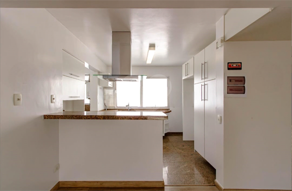 Apartamento com 2 suítes e 2 vagas na Vila Madalena