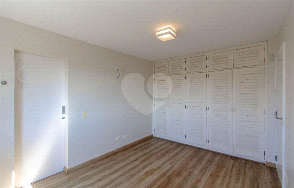 Apartamento com 2 suítes e 2 vagas na Vila Madalena