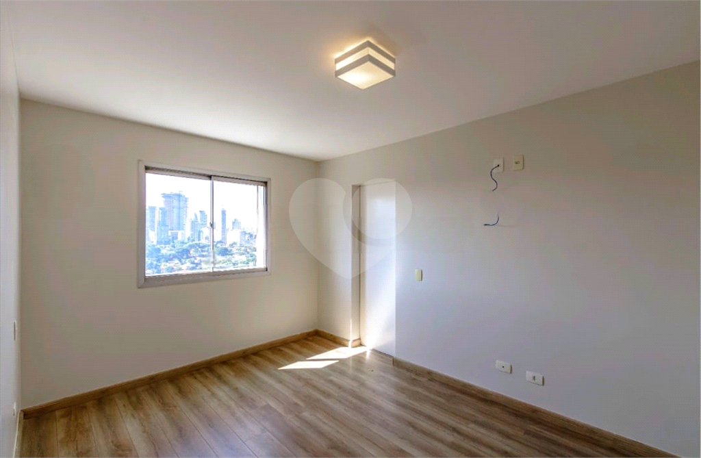 Apartamento com 2 suítes e 2 vagas na Vila Madalena