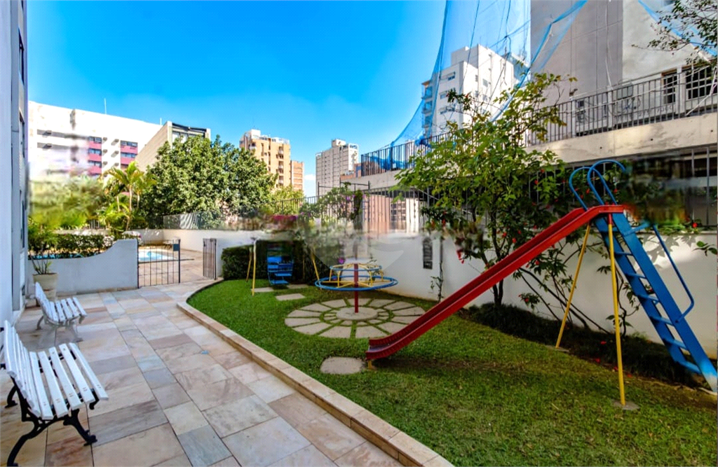 Apartamento com 2 suítes e 2 vagas na Vila Madalena