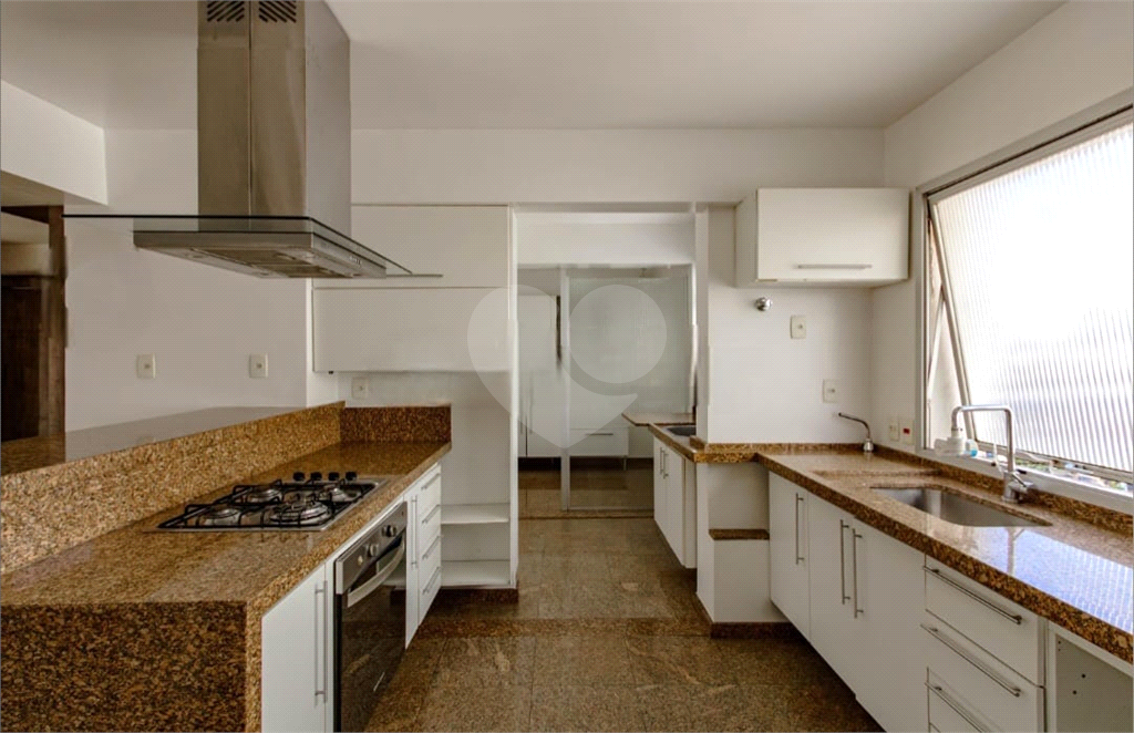 Apartamento com 2 suítes e 2 vagas na Vila Madalena