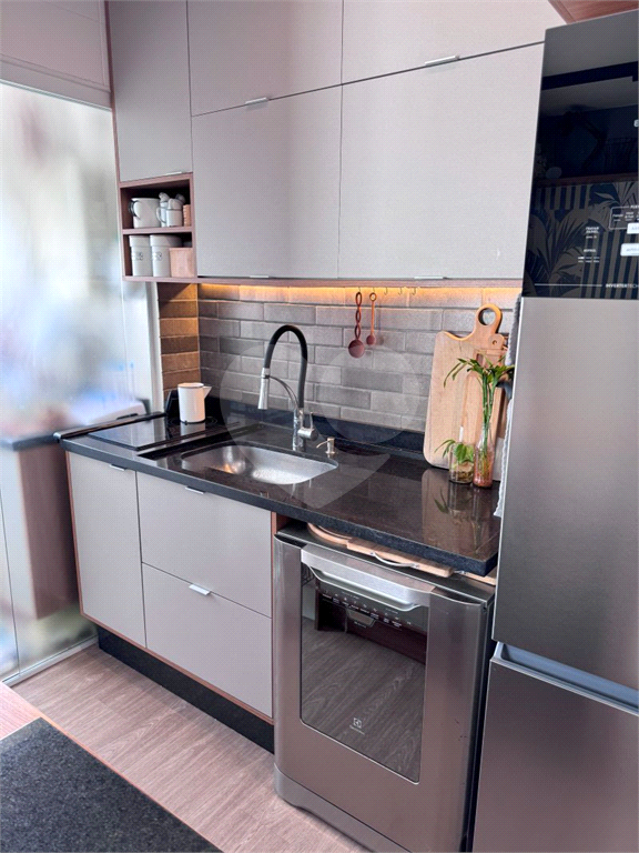 Apartamento a venda 2 dormitórios sendo 1 suíte próximo metrô