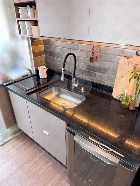 Apartamento a venda 2 dormitórios sendo 1 suíte próximo metrô