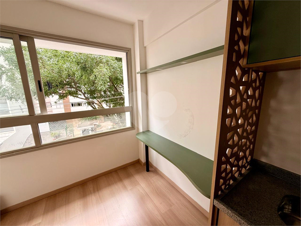 PINHEIROS - ESTÚDIO AO LADO DO METRÕ 