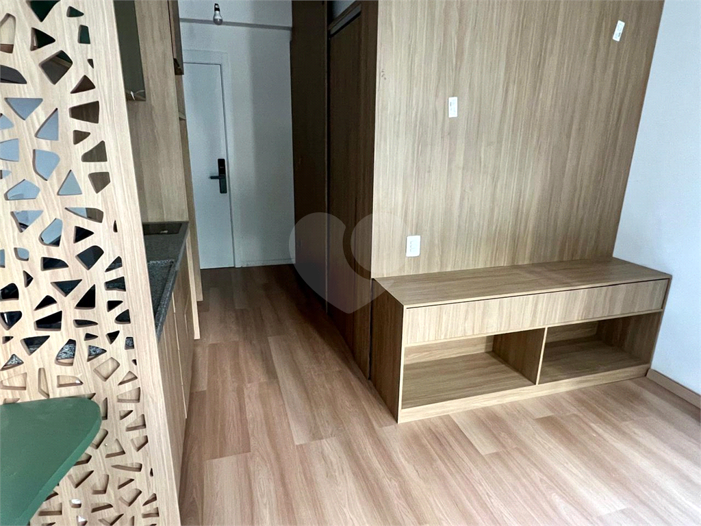 PINHEIROS - ESTÚDIO AO LADO DO METRÕ 