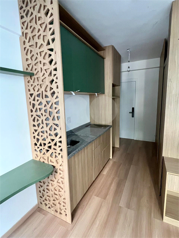 PINHEIROS - ESTÚDIO AO LADO DO METRÕ 