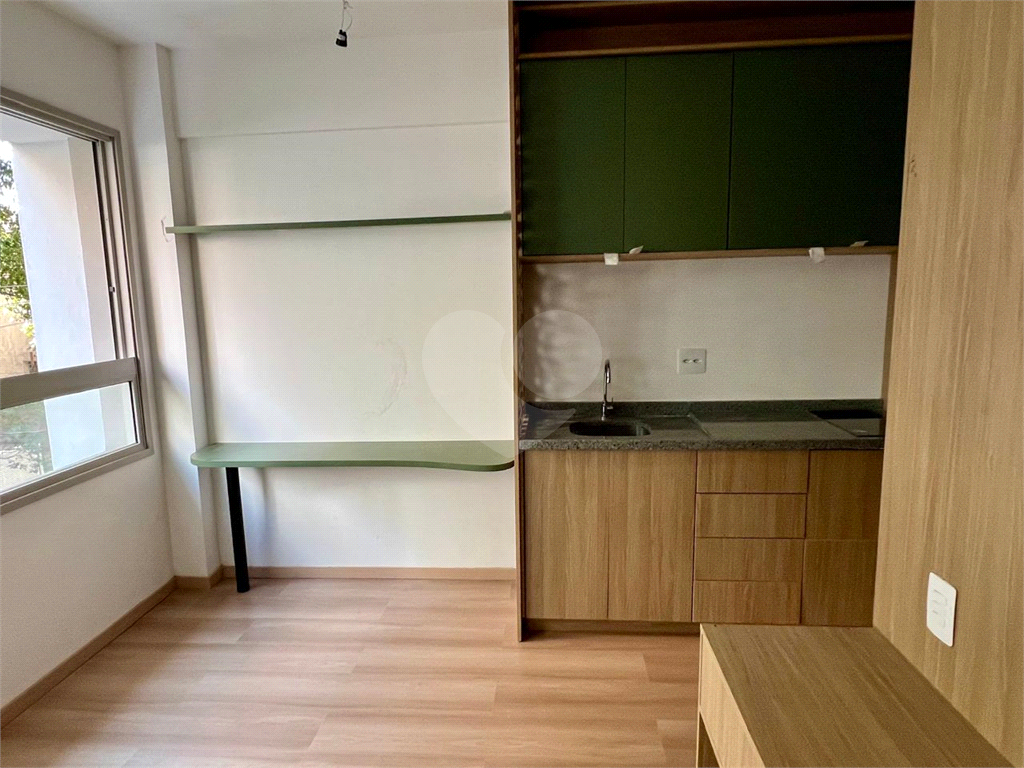 PINHEIROS - ESTÚDIO AO LADO DO METRÕ 