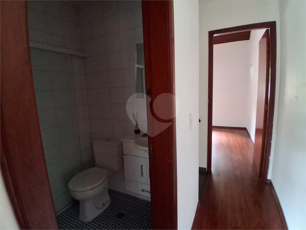 Sobrado em condomínio Fechado 