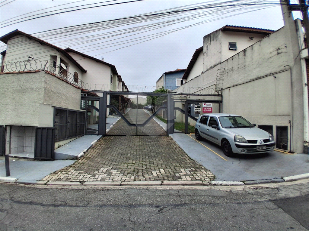 Sobrado em condomínio Fechado 