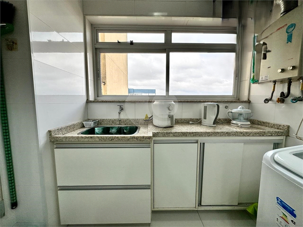 Apartamento à venda com 3 quartos, 82m² - Foto 11
