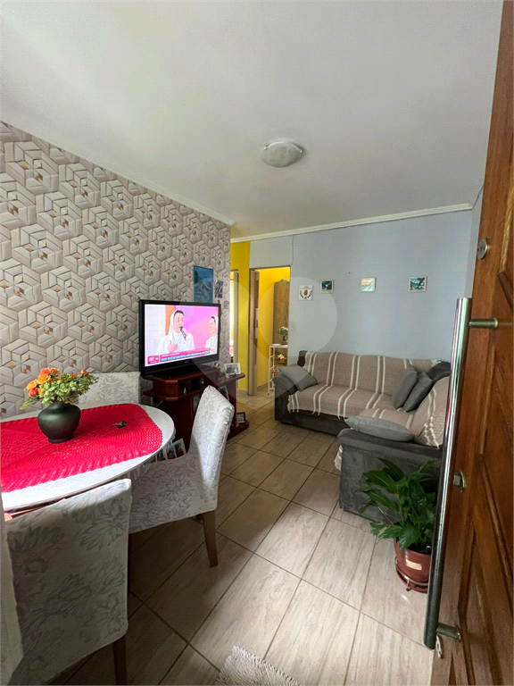 Apartamento à venda com 2 quartos, 46m² - Foto 1