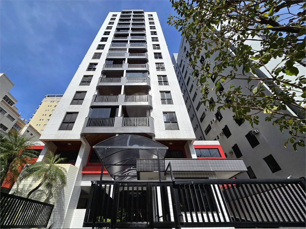 Apartamento para venda e locação com 2 quartos 1 vaga no Gonzaga Santos - SP 