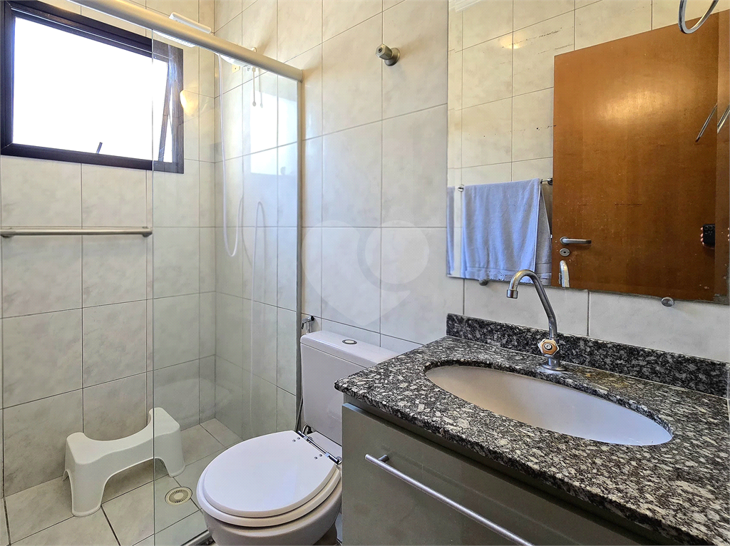 Apartamento para venda e locação com 2 quartos 1 vaga no Gonzaga Santos - SP 