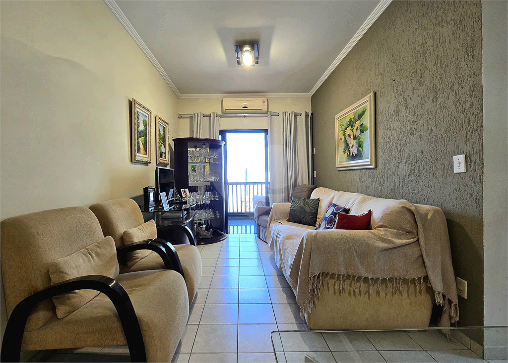 Apartamento para venda e locação com 2 quartos 1 vaga no Gonzaga Santos - SP 