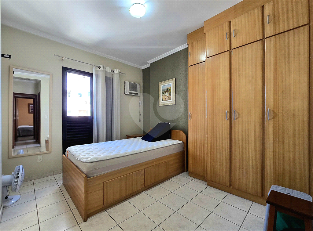 Apartamento para venda e locação com 2 quartos 1 vaga no Gonzaga Santos - SP 