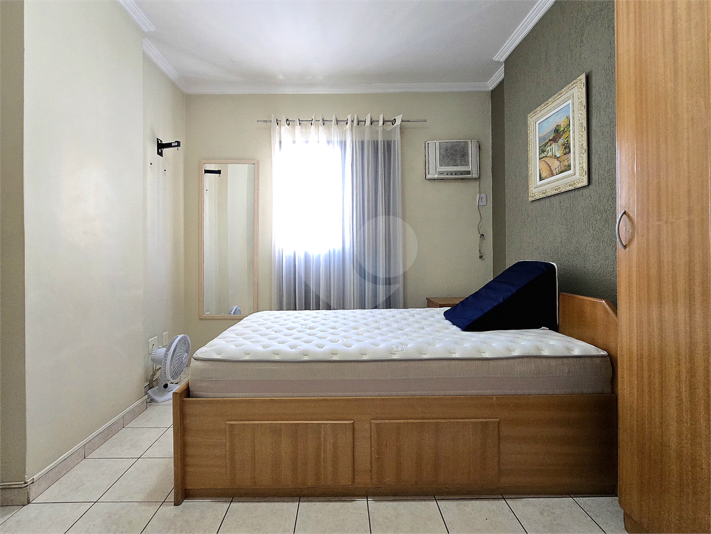 Apartamento para venda e locação com 2 quartos 1 vaga no Gonzaga Santos - SP 