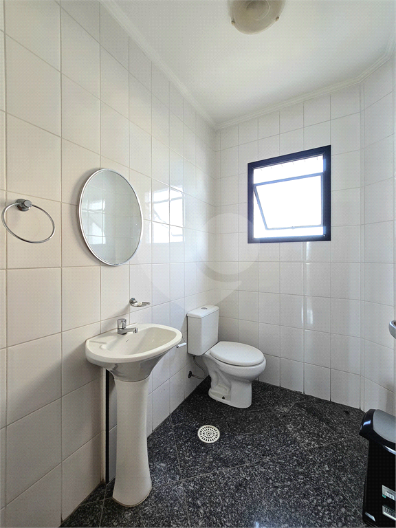 Apartamento para venda e locação com 2 quartos 1 vaga no Gonzaga Santos - SP 