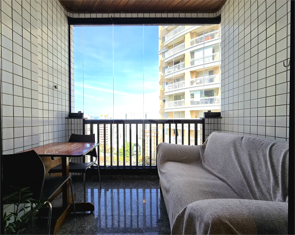 Apartamento para venda e locação com 2 quartos 1 vaga no Gonzaga Santos - SP 