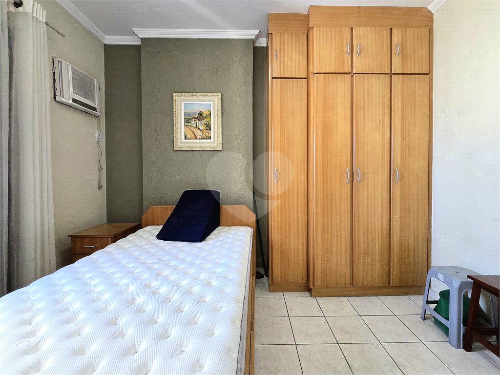 Apartamento para venda e locação com 2 quartos 1 vaga no Gonzaga Santos - SP 
