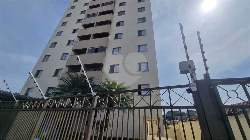 APARTAMENTO em CASA VERDE
