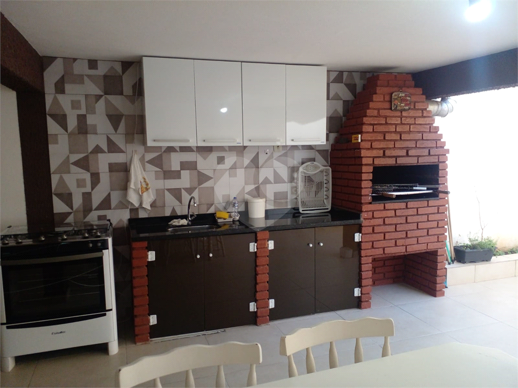 Casa à venda com 3 quartos, 255m² - Foto 1