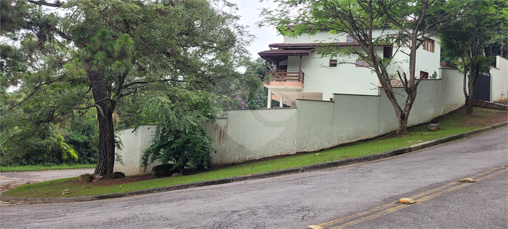 Casa de Condomínio à venda com 4 quartos, 398m² - Foto 2