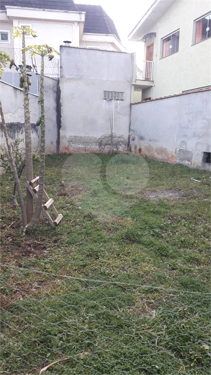Casa térrea próxima ao Horto Florestal.