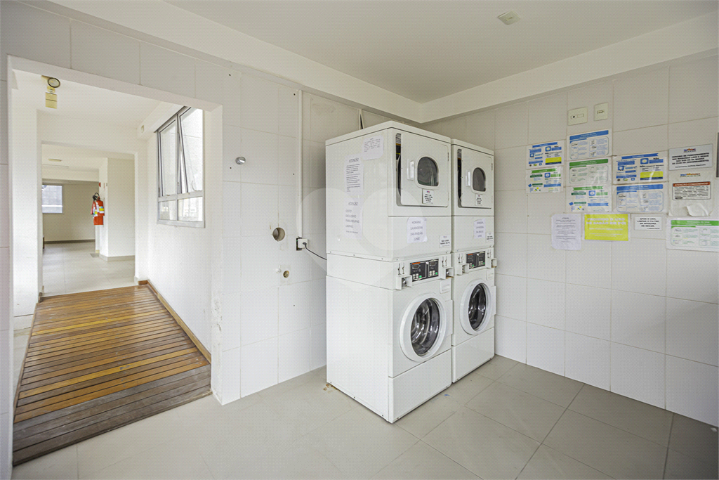 APARTAMENTO em CENTRO
