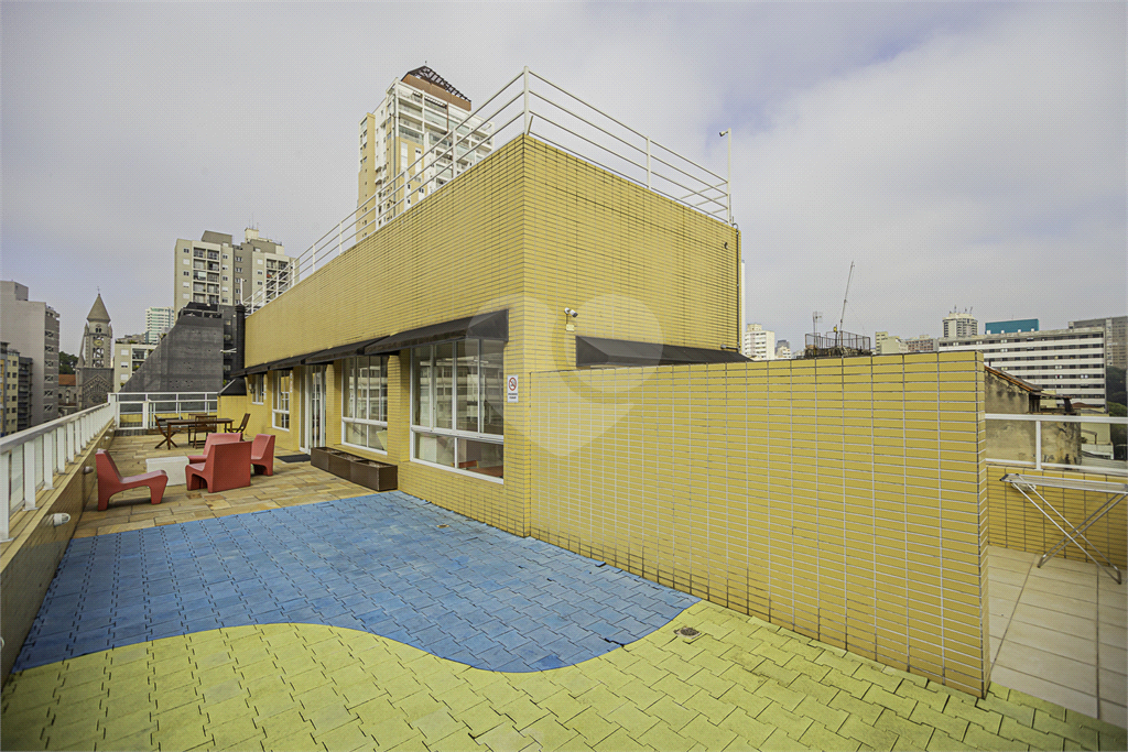 APARTAMENTO em CENTRO
