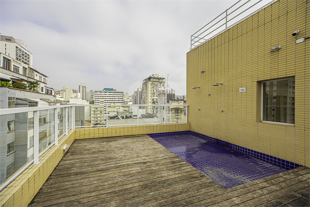 APARTAMENTO em CENTRO