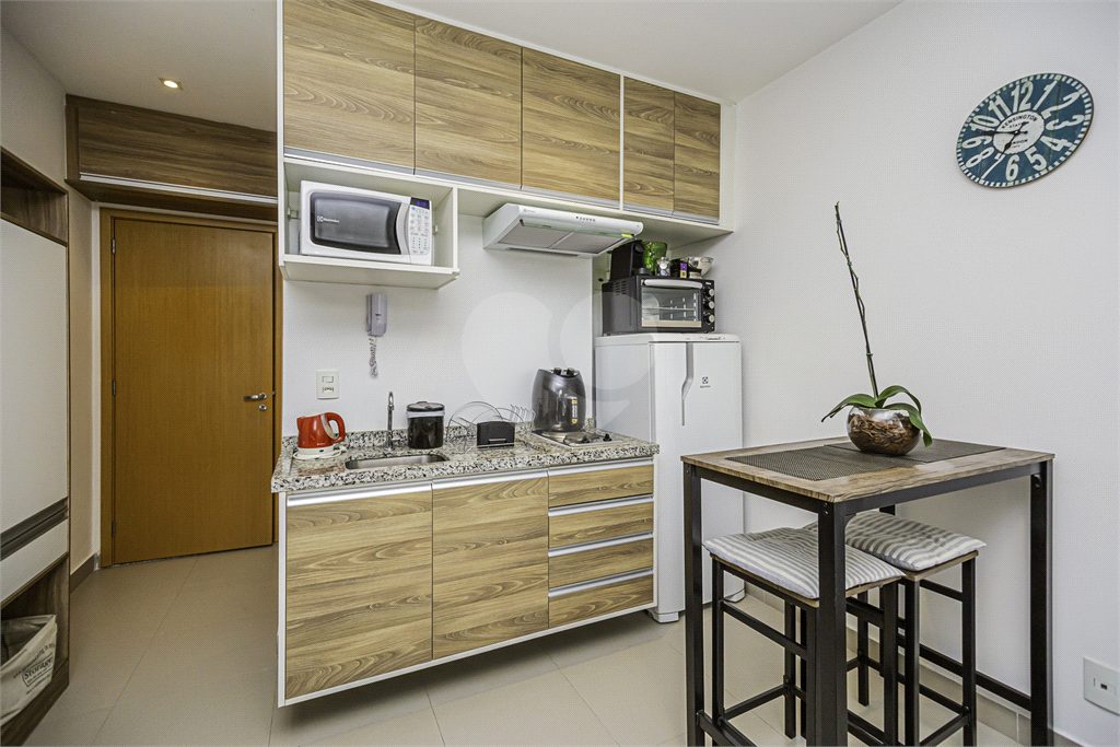 APARTAMENTO em CENTRO