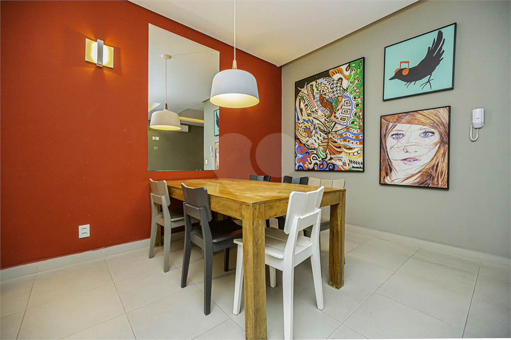 APARTAMENTO em CENTRO