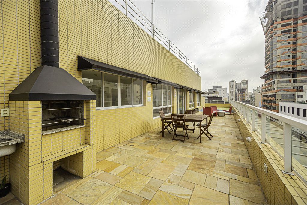 APARTAMENTO em CENTRO