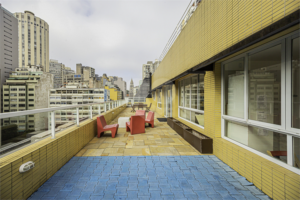 APARTAMENTO em CENTRO