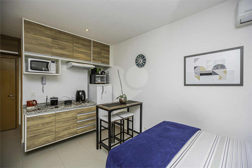 APARTAMENTO em CENTRO