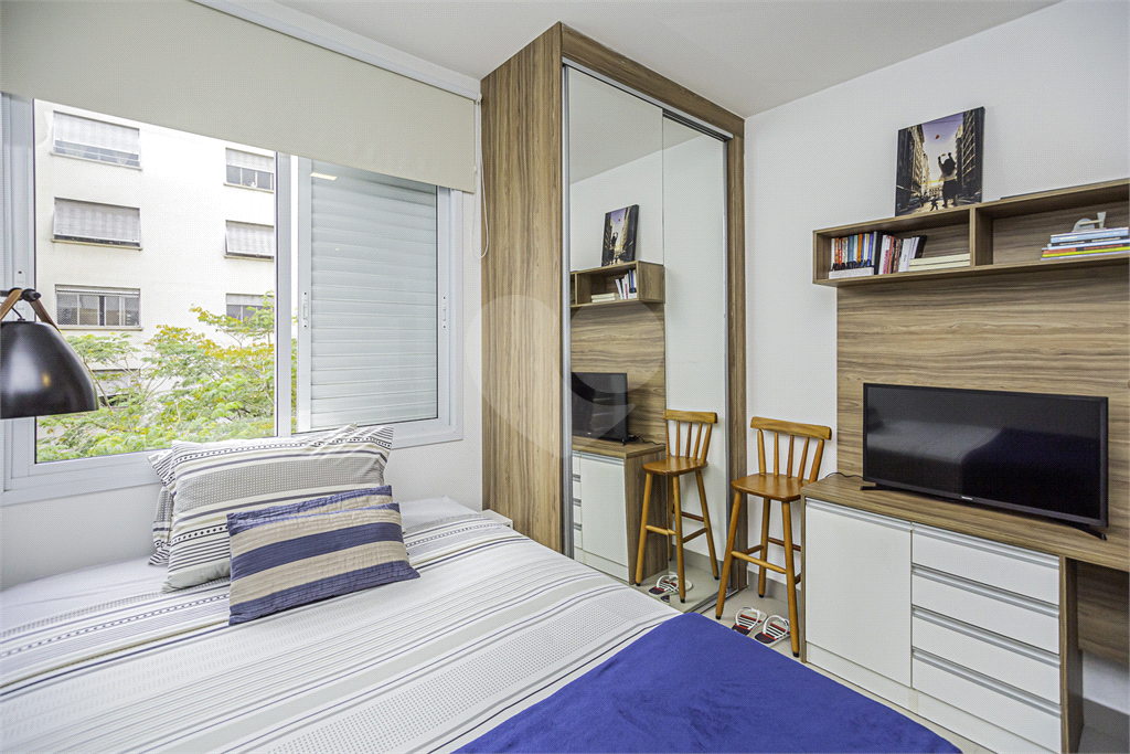 APARTAMENTO em CENTRO