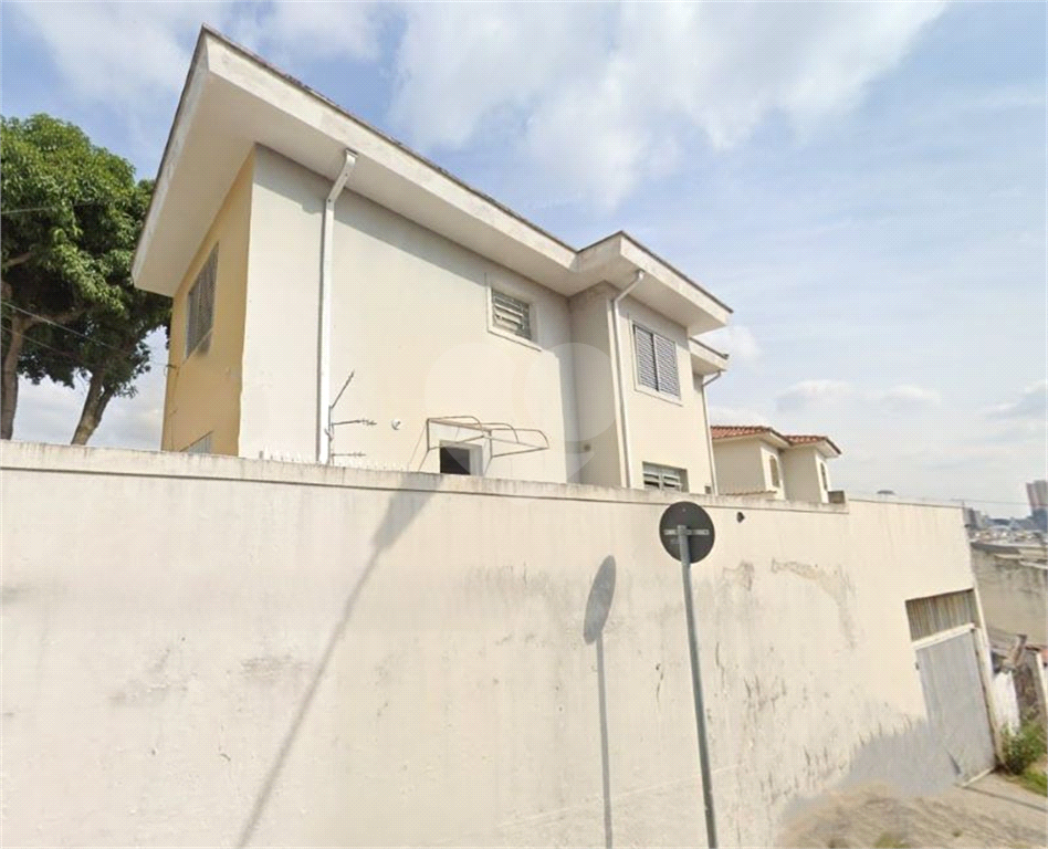Sobrado à Venda | 150 m² | 3 dormitórios | 6 vagas na Água Fria!