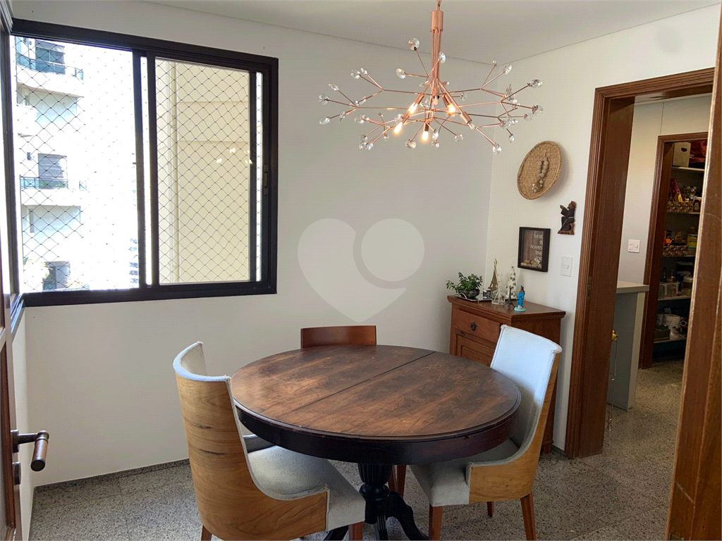 APARTAMENTO em REAL PARQUE