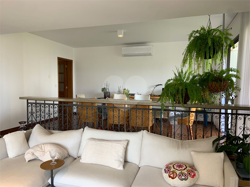 APARTAMENTO em REAL PARQUE