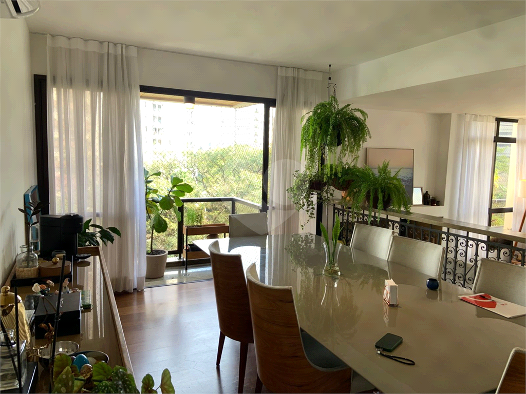 APARTAMENTO em REAL PARQUE
