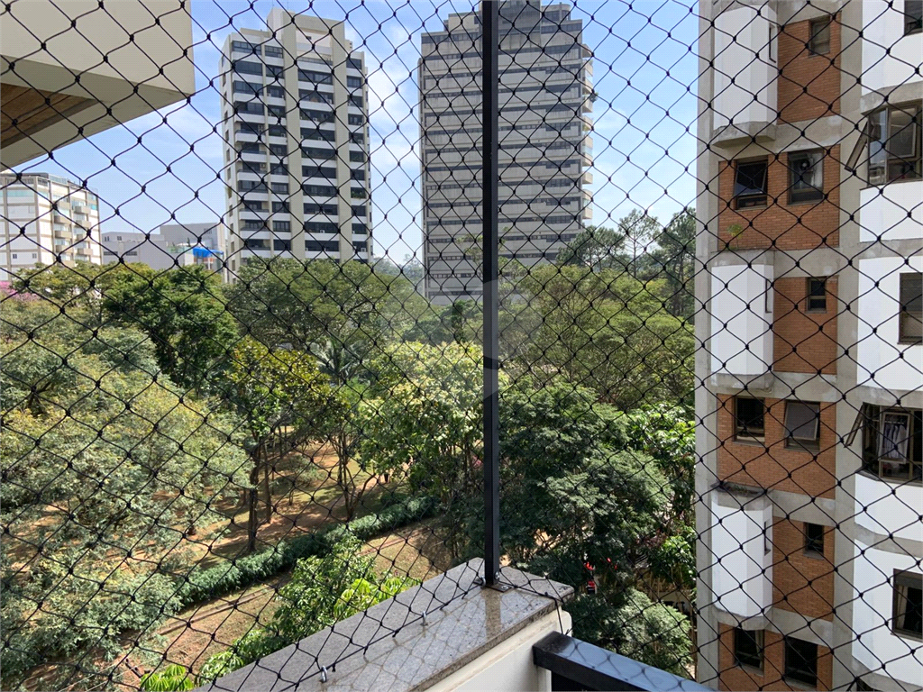 APARTAMENTO em REAL PARQUE