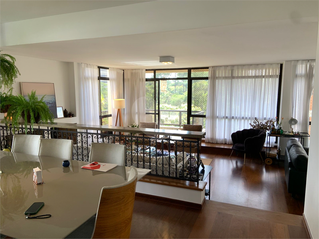 APARTAMENTO em REAL PARQUE