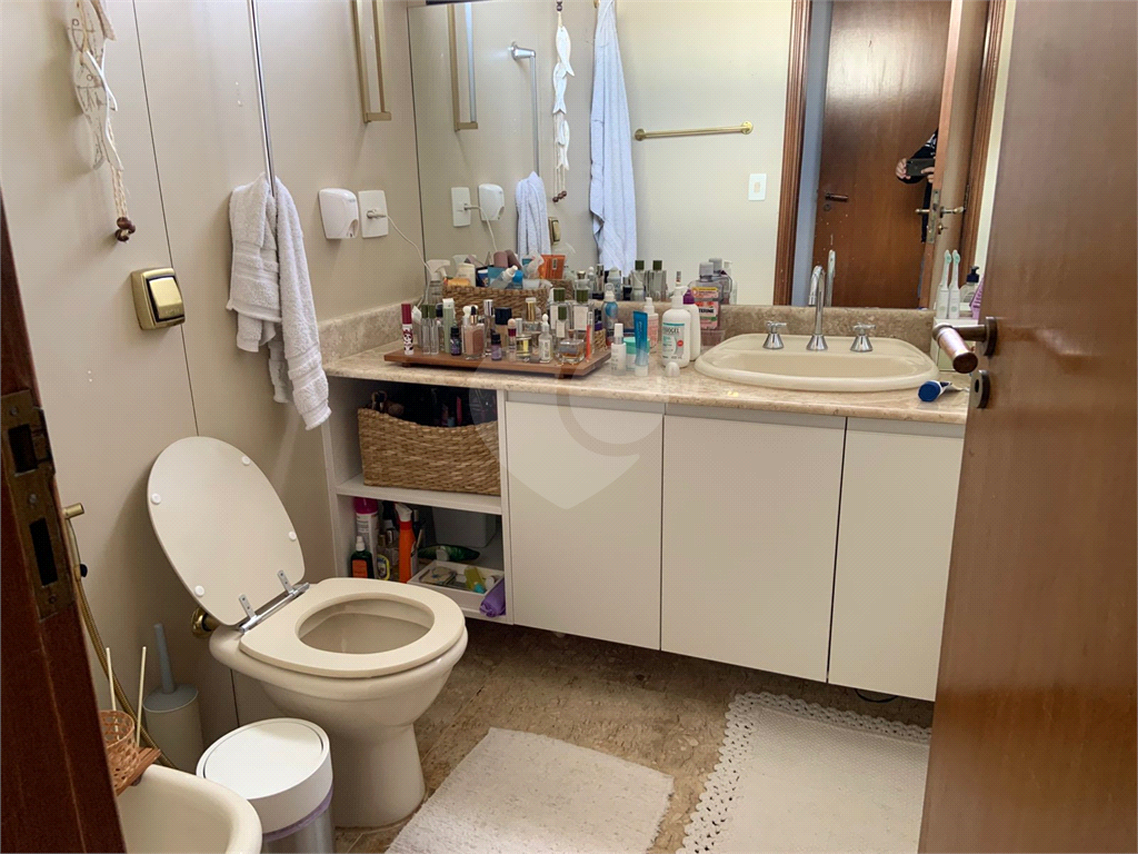 APARTAMENTO em REAL PARQUE
