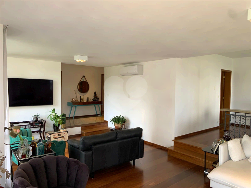 APARTAMENTO em REAL PARQUE