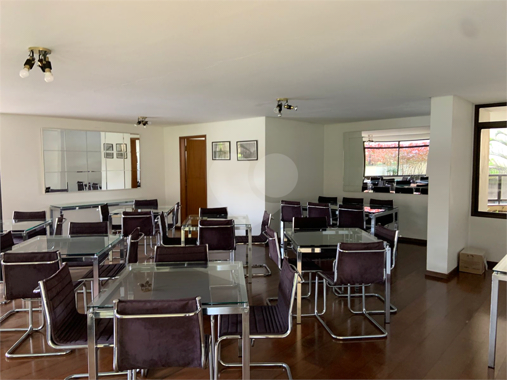 APARTAMENTO em REAL PARQUE