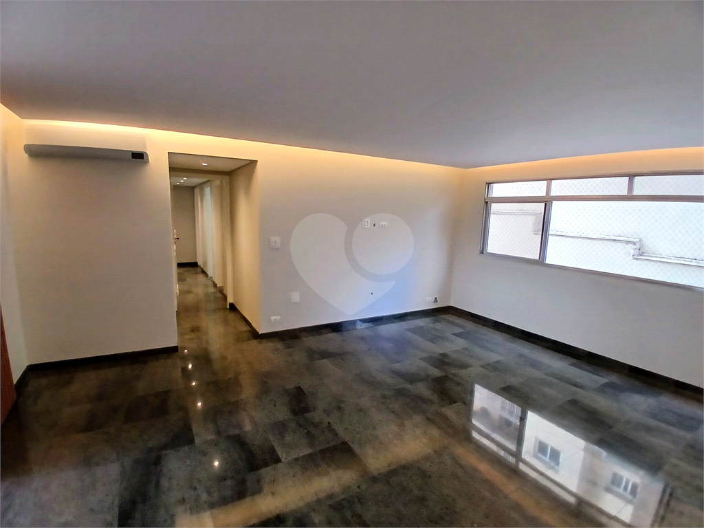 Amplo apto reformado no Alto de Santana 3 dorms sendo 1 suíte, 2 vagas fixas e cobertas. 160m²