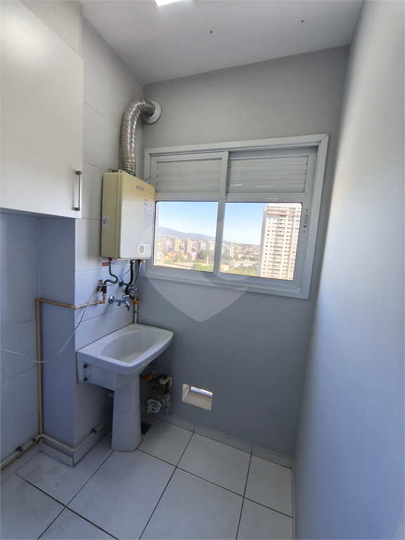 Apartamento para alugar com 2 quartos, 75m² - Foto 29