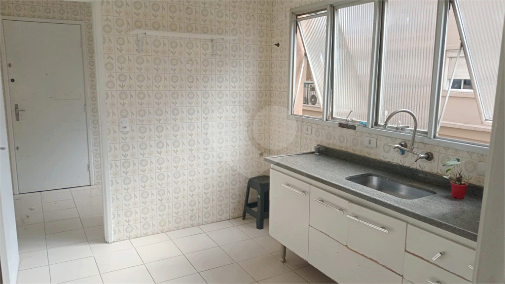 APARTAMENTO em JARDIM PAULISTA