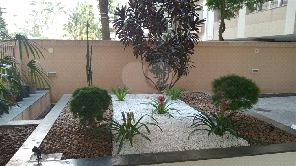 APARTAMENTO em JARDIM PAULISTA