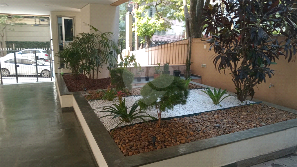 APARTAMENTO em JARDIM PAULISTA